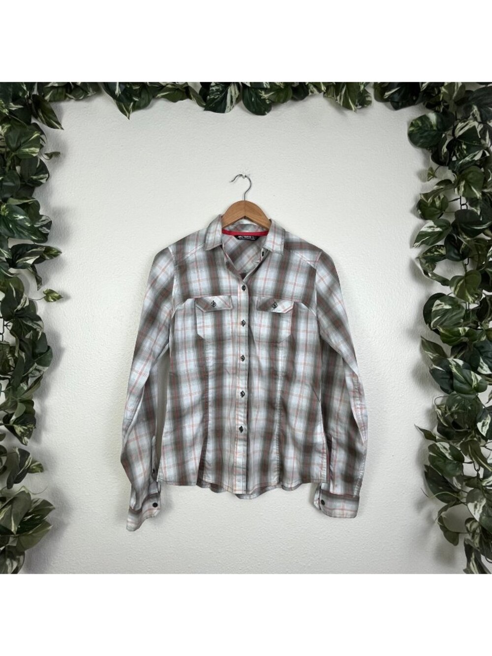 ARC’TERYX Long Sleeve Front Button Shirt Plaid Grey Multi Women’s Size S
